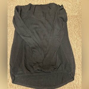Lululemon  Long Sleeved Light Sweater